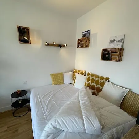 Apartment Superb Floor Studio, Center.