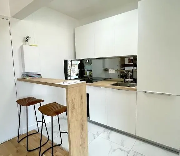 Apartament Superb Floor Studio, Center.