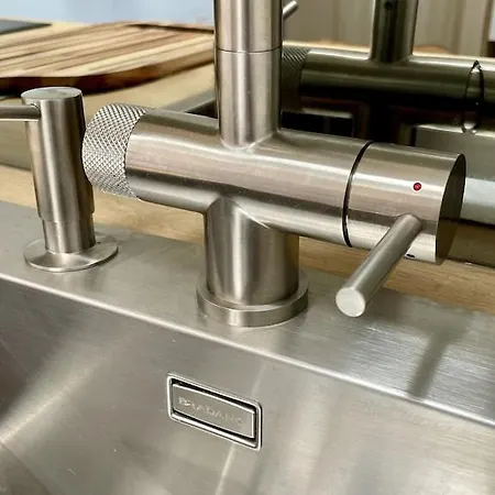 Superb Floor Studio, Center. *