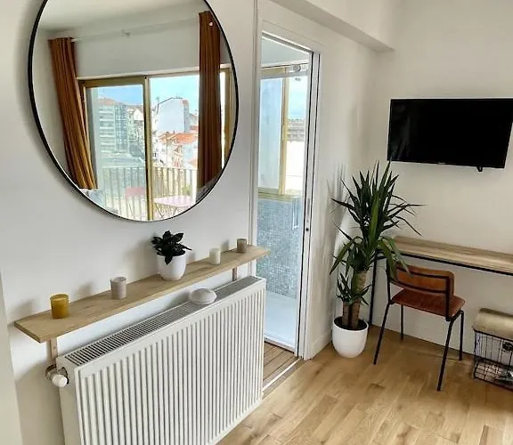 Superb Floor Studio, Center. * Biarritz